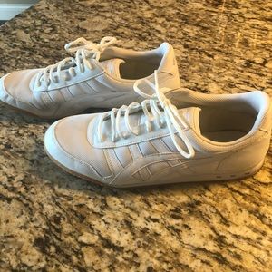 ASICS TIGER tennis shoes.